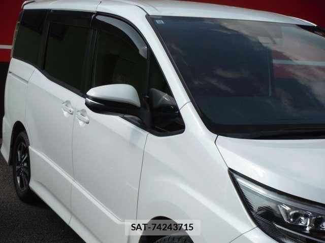 Toyota NOAH 2017-10 8367720-2