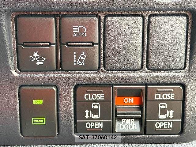 Toyota NOAH 2018-12 8367709-14