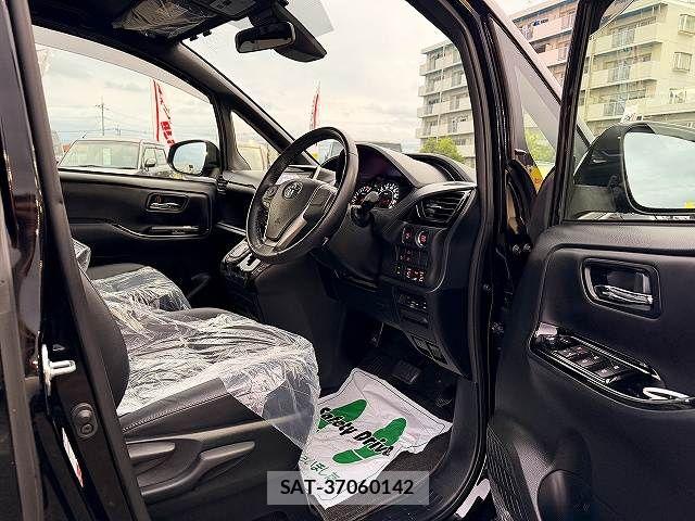 Toyota NOAH 2018-12 8367709-22