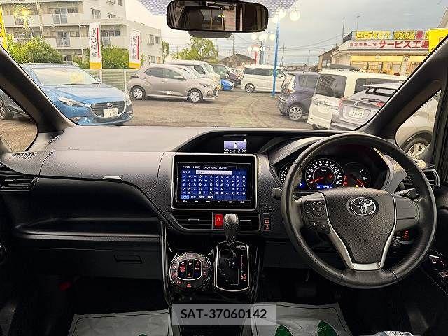 Toyota NOAH 2018-12 8367709-25