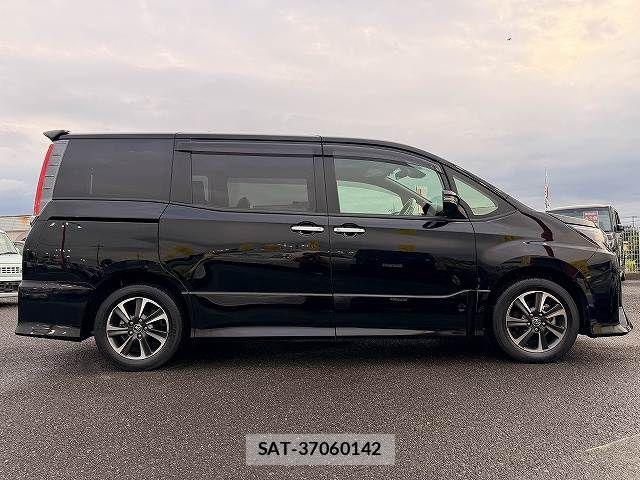 Toyota NOAH 2018-12 8367709-6