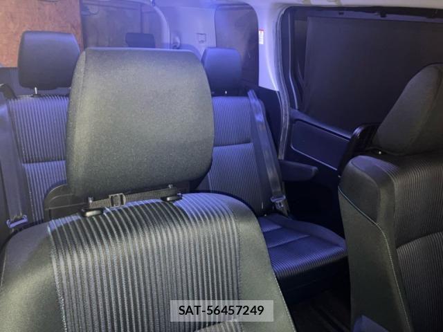 Toyota NOAH 2015-10 8367713-13