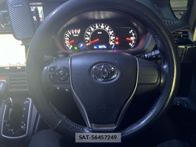 Toyota NOAH 2015-10 8367713-17