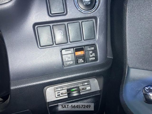 Toyota NOAH 2015-10 8367713-21