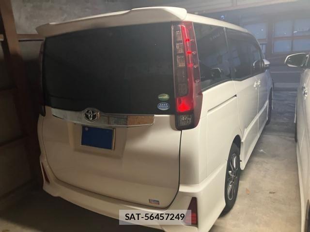 Toyota NOAH 2015-10 8367713-6