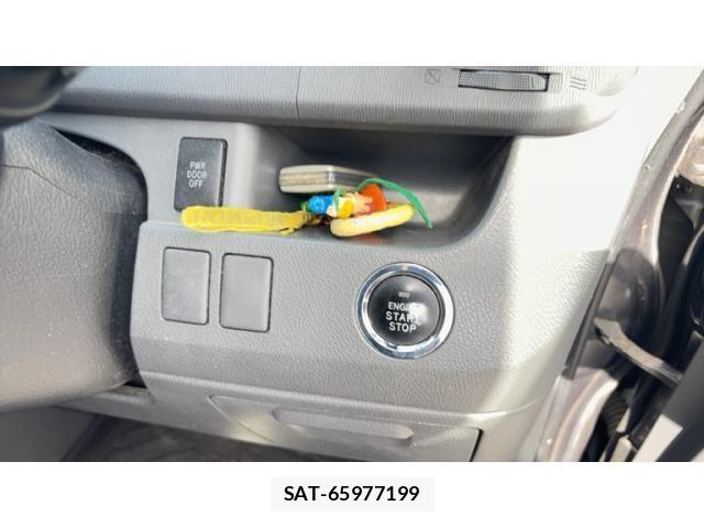 Toyota NOAH 2007-09 8367736-10
