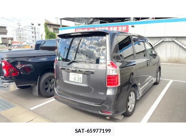 Toyota NOAH 2007-09 8367736-3