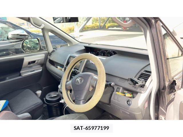 Toyota NOAH 2007-09 8367736-6
