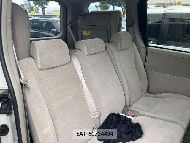 Toyota NOAH 2011-10 8367738-14
