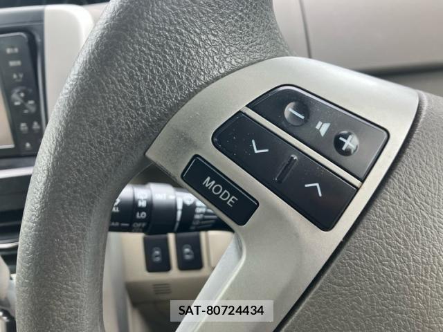 Toyota NOAH 2011-10 8367738-17