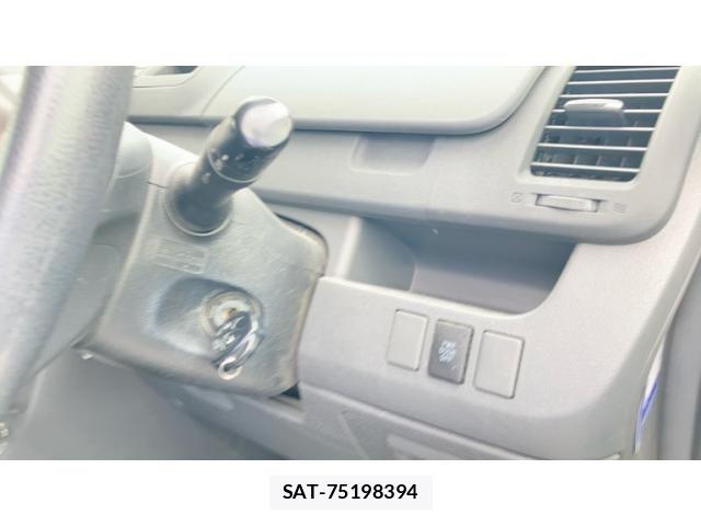 Toyota NOAH 2009-12 8367737-9