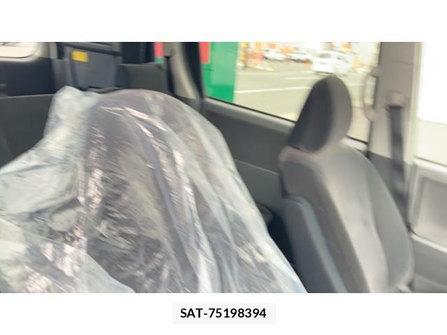 Toyota NOAH 2009-12 8367737-11