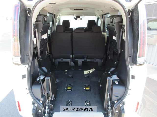 Toyota NOAH 2019-06 8367707-10