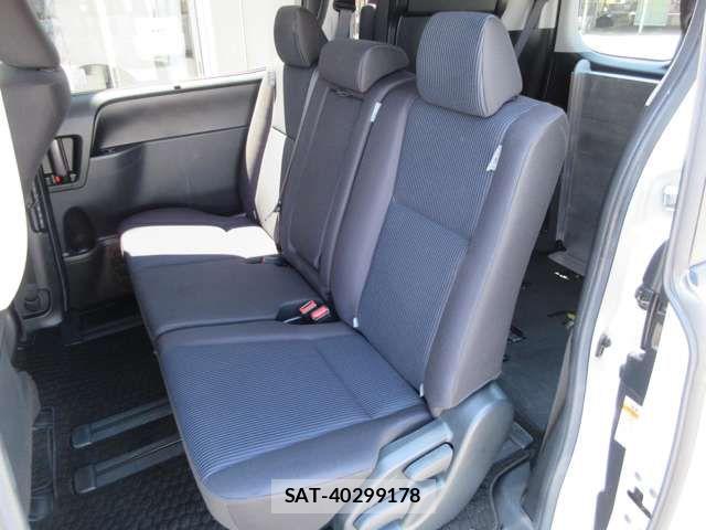 Toyota NOAH 2019-06 8367707-14