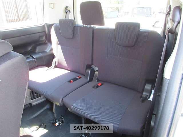 Toyota NOAH 2019-06 8367707-15
