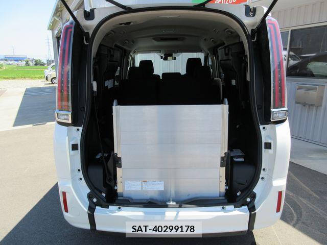 Toyota NOAH 2019-06 8367707-18