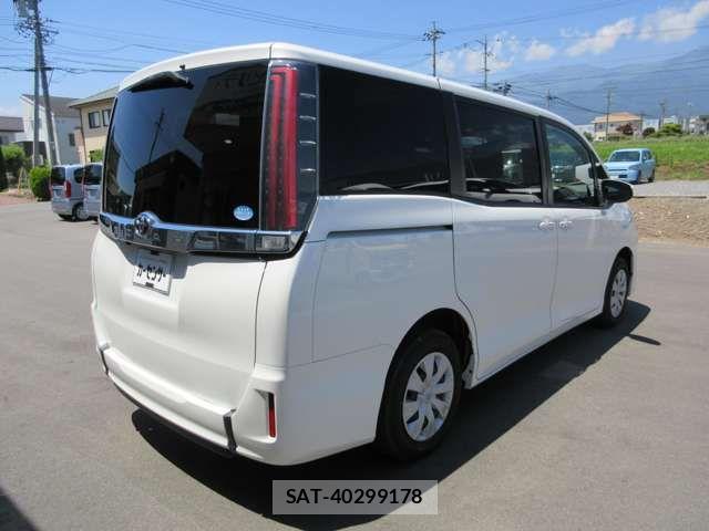 Toyota NOAH 2019-06 8367707-4