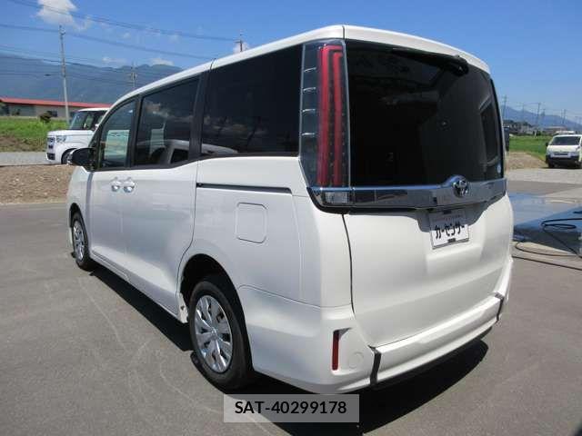 Toyota NOAH 2019-06 8367707-6
