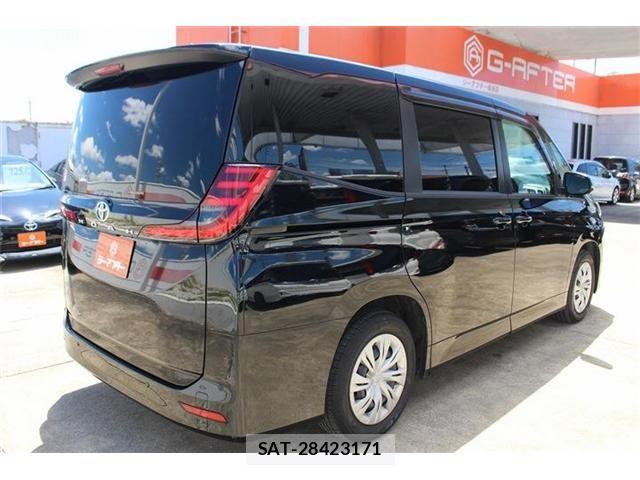 Toyota NOAH 2023-07 8367711-12