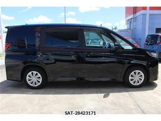 Toyota NOAH 2023-07 8367711-13