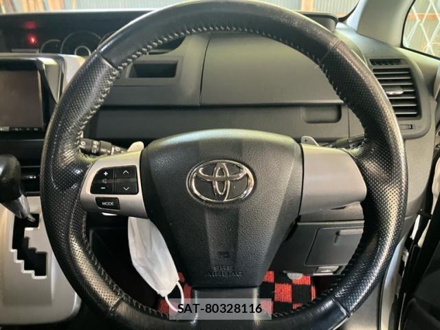 Toyota NOAH 2010-08 8367734-10
