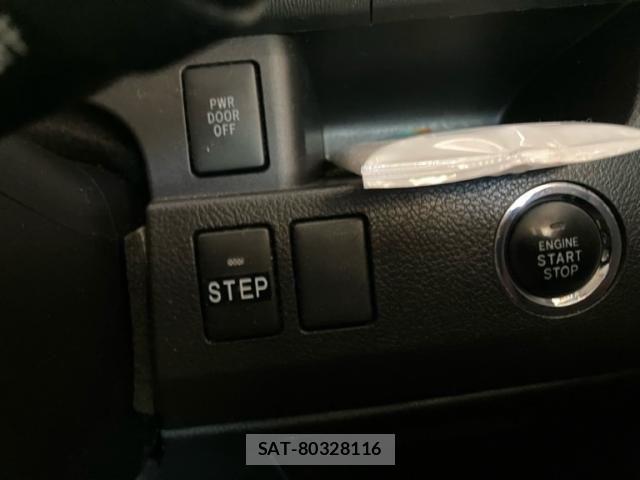 Toyota NOAH 2010-08 8367734-13