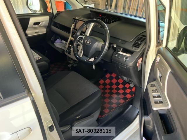 Toyota NOAH 2010-08 8367734-19