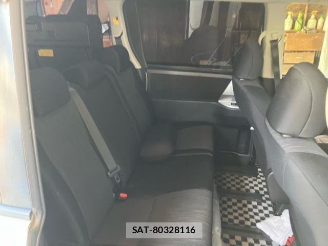 Toyota NOAH 2010-08 8367734-21