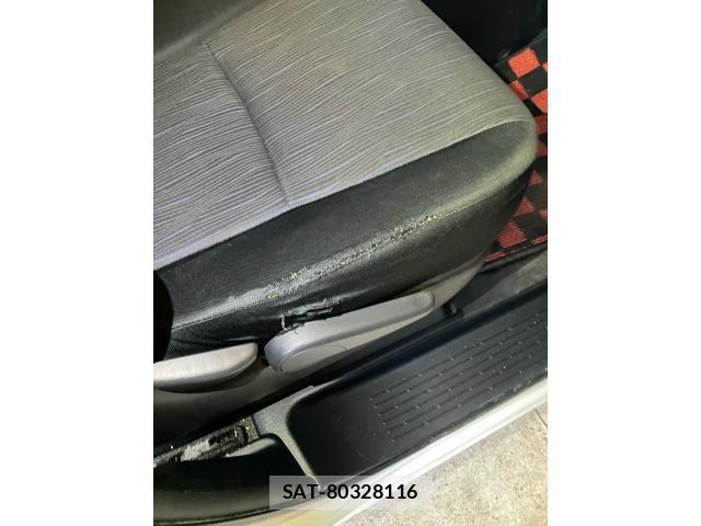 Toyota NOAH 2010-08 8367734-27