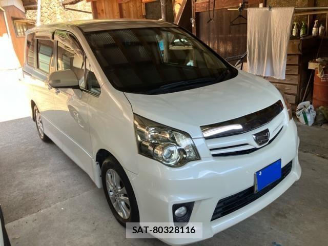 Toyota NOAH 2010-08 8367734-2