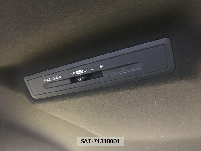 Toyota NOAH 2022-12 8367702-17