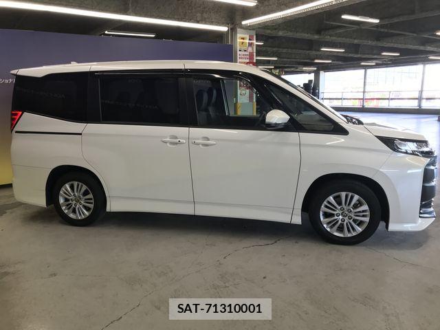 Toyota NOAH 2022-12 8367702-1