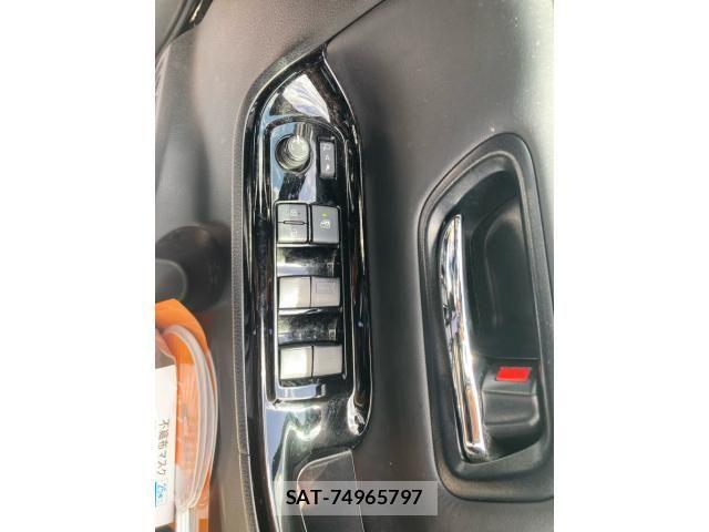 Toyota NOAH 2020-08 8367716-17