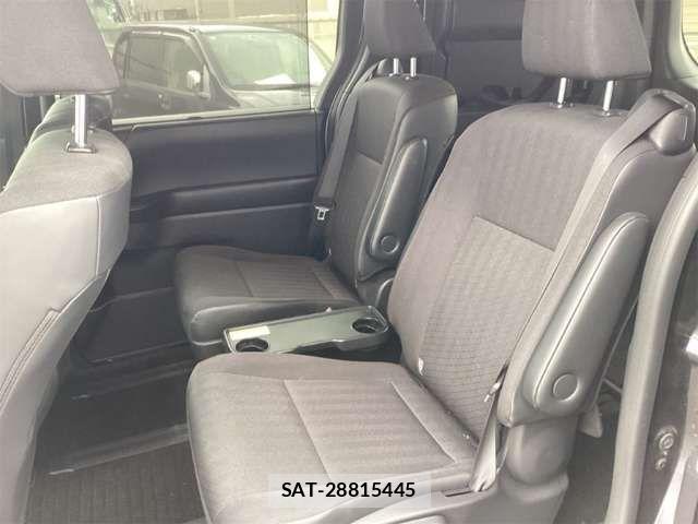 Toyota NOAH 2023-03 8367704-12