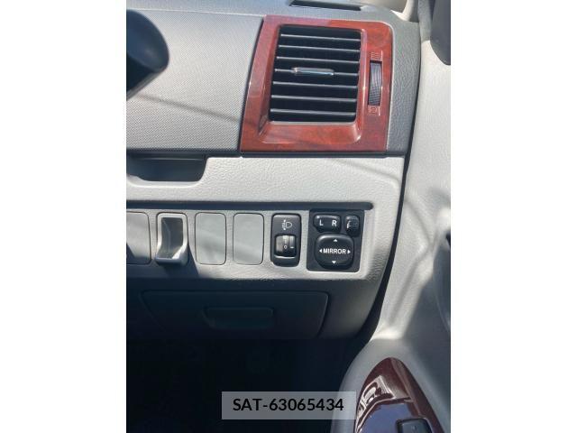 Toyota NOAH 2005-07 8367741-15