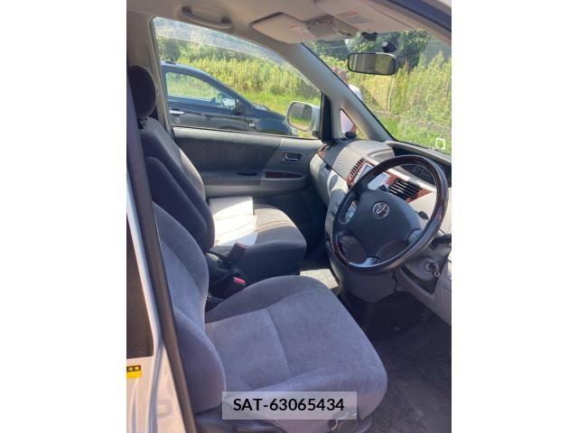 Toyota NOAH 2005-07 8367741-6