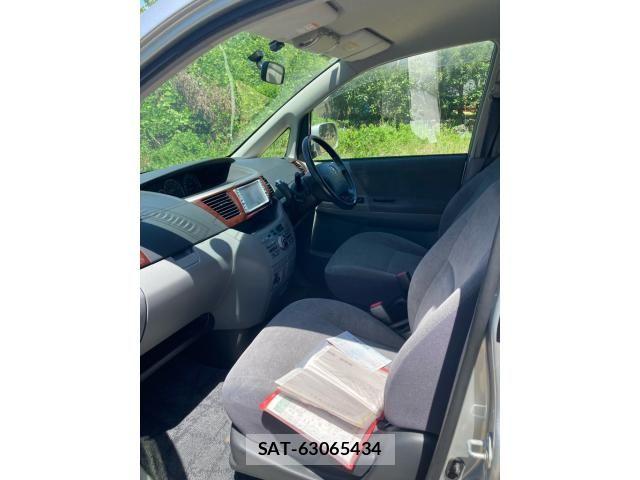 Toyota NOAH 2005-07 8367741-8