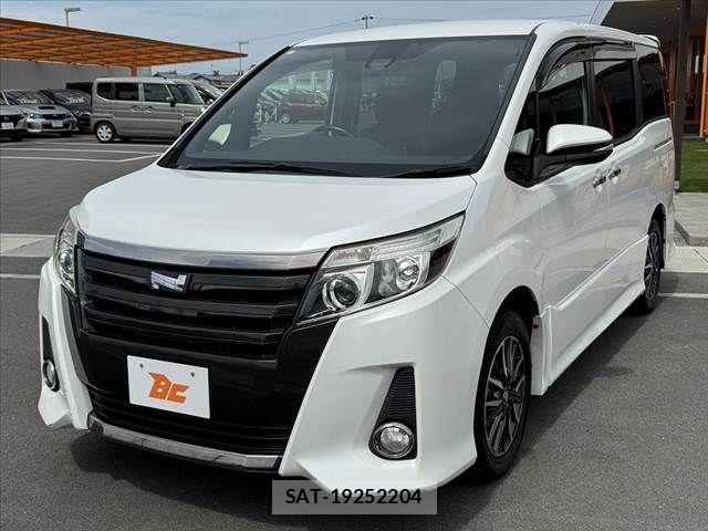 Toyota NOAH 2016-07 8367718-9