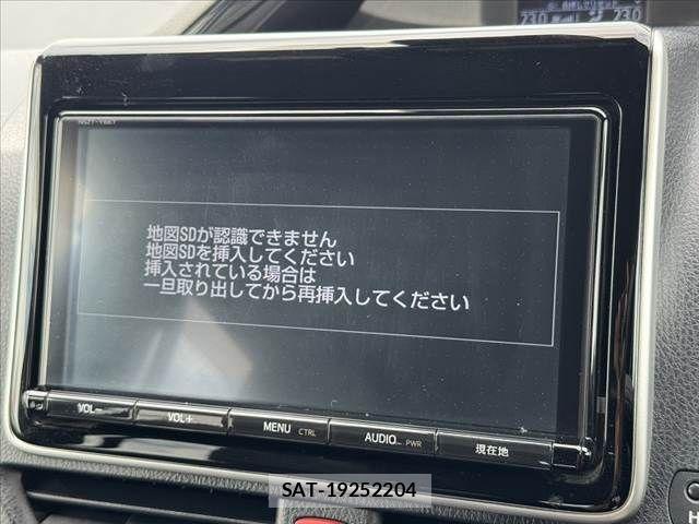 Toyota NOAH 2016-07 8367718-23