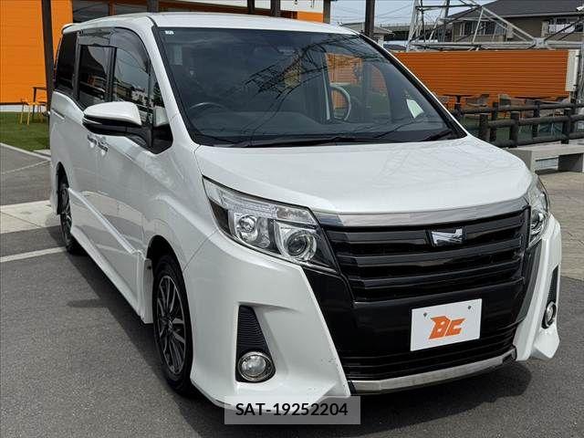 Toyota NOAH 2016-07 8367718-7