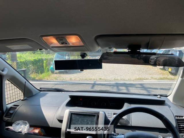 Toyota NOAH 2012-07 8367728-9