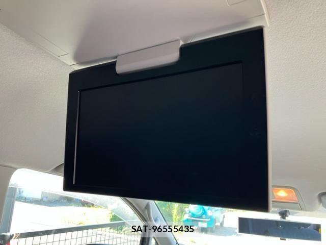 Toyota NOAH 2012-07 8367728-12