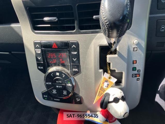 Toyota NOAH 2012-07 8367728-14