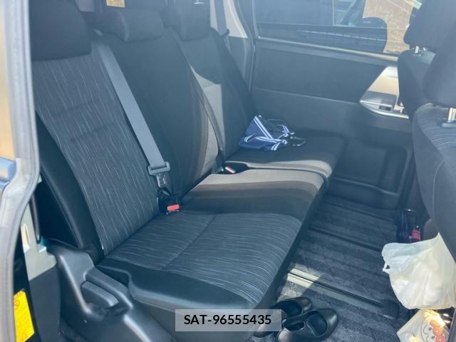 Toyota NOAH 2012-07 8367728-8