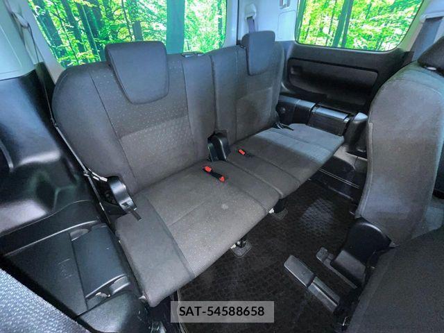 Toyota NOAH 2015-04 8367721-9