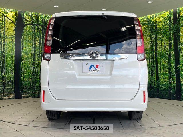 Toyota NOAH 2015-04 8367721-15