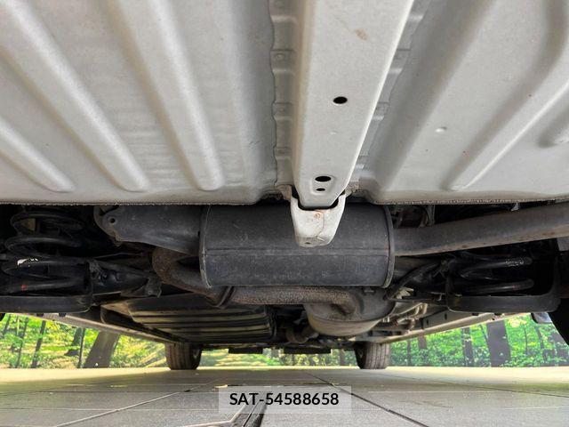 Toyota NOAH 2015-04 8367721-19
