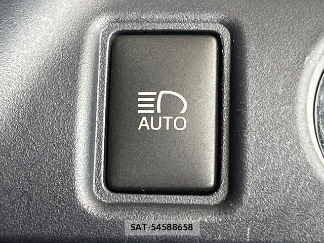Toyota NOAH 2015-04 8367721-6