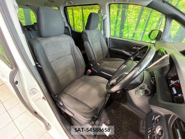 Toyota NOAH 2015-04 8367721-7