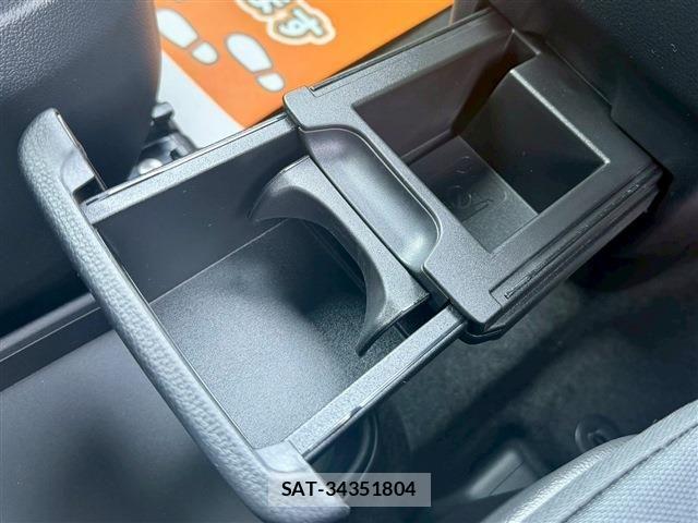 Toyota NOAH 2026-07 8367701-14